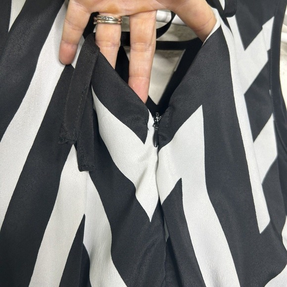 Neiman Marcus Chevron Cut Out Black and White Dress XS - Picture 10 of 14